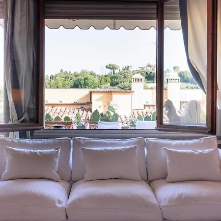 Pitti Secret Rooftop فلورنس